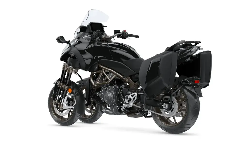2023-Yamaha-LMWTRDX-EU-Yamaha_Black-Studio-003-03.webp