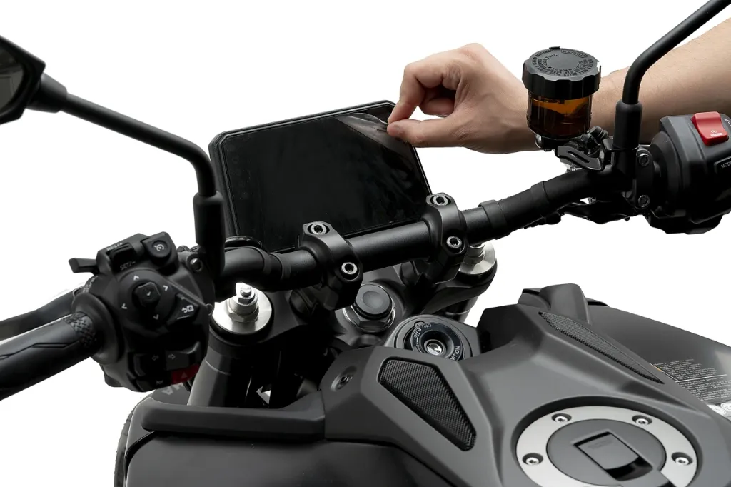 22099w-yamaha-mt-09-24-3.webp