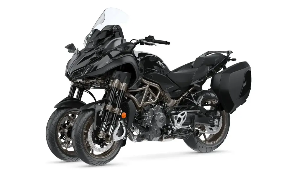 2023-Yamaha-LMWTRDX-EU-Yamaha_Black-Studio-005-03.webp