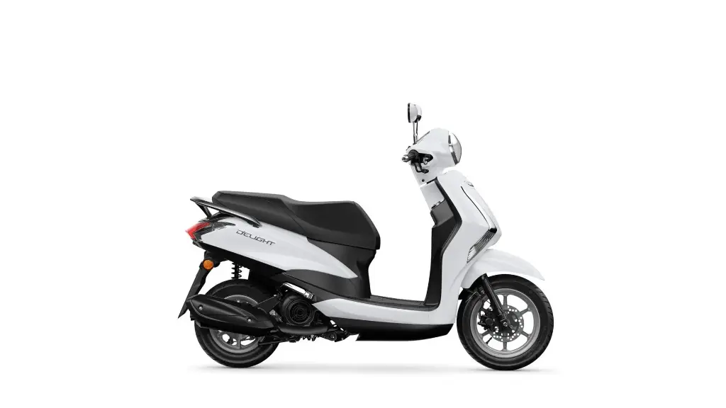 2024-Yamaha-LTS125-EU-Milky_White-Studio-002-03.webp