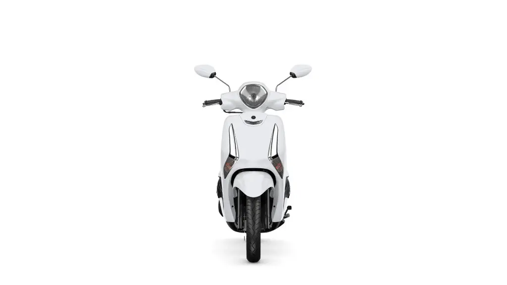 2024-Yamaha-LTS125-EU-Milky_White-Studio-008-03.webp