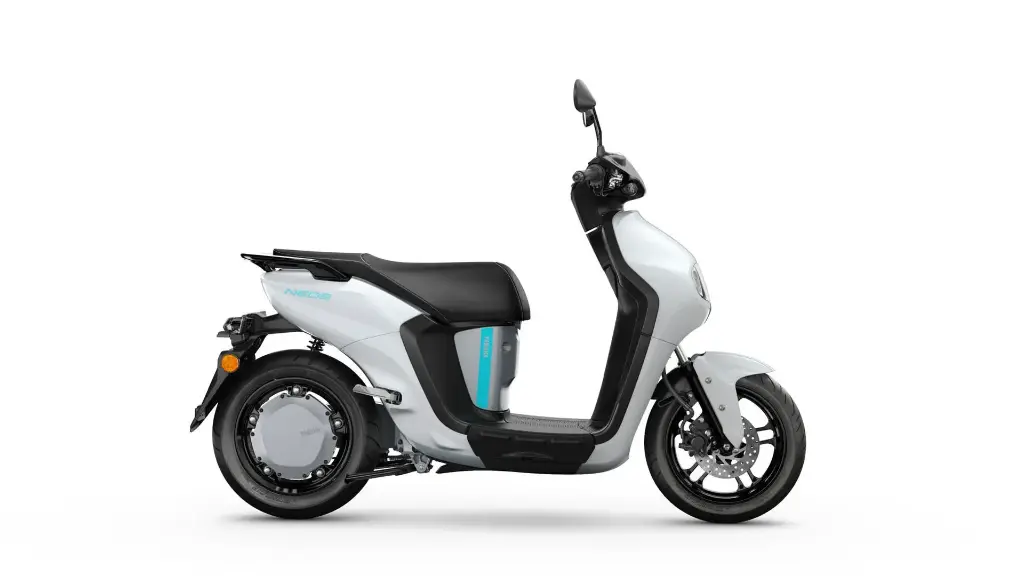 2023-Yamaha-EJE025DB-EU-Dual_Battery_Milky_White_-Studio-002-03.webp