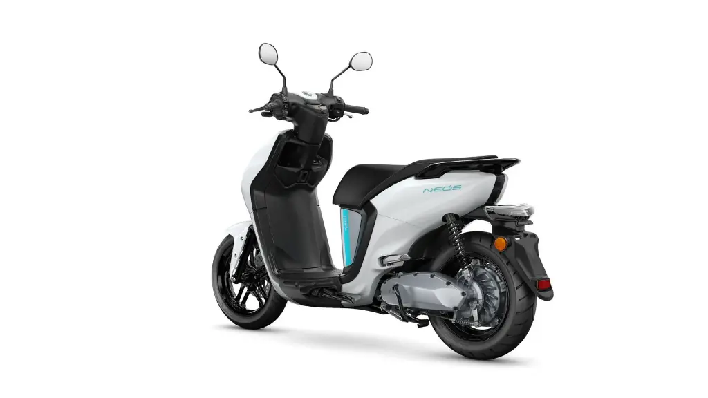 2023-Yamaha-EJE025DB-EU-Dual_Battery_Milky_White_-Studio-005-03.webp