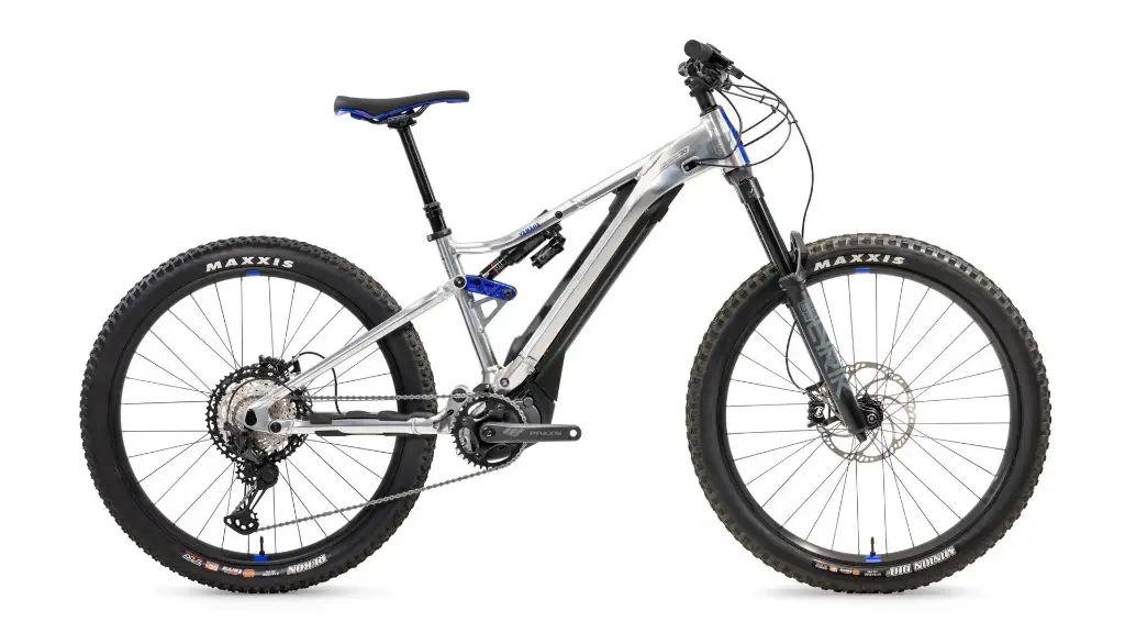 2023-Yamaha-YDX-MORO-EU-Factory_Silver-Studio-002-03-1.webp