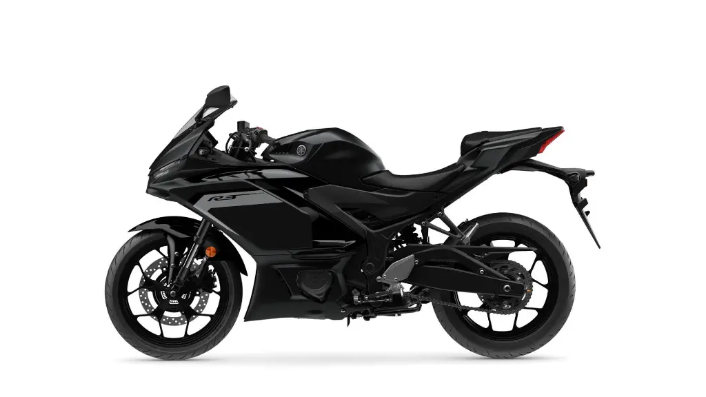 2025-Yamaha-YZF-R320-EU-Midnight_Black-Studio-006-03.webp