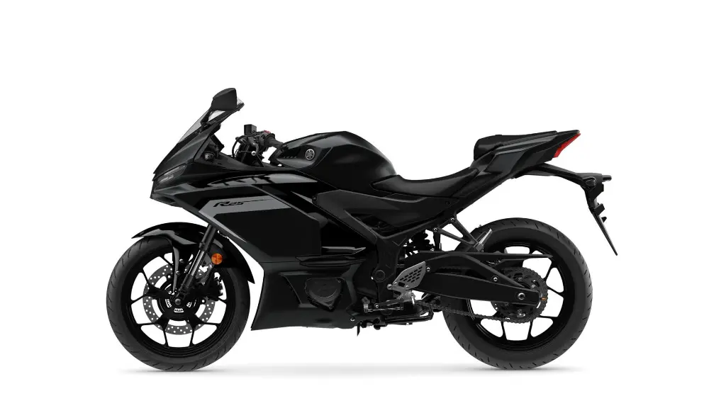 2025-Yamaha-YZF-R250-EU-Midnight_Black-Studio-006-03.webp