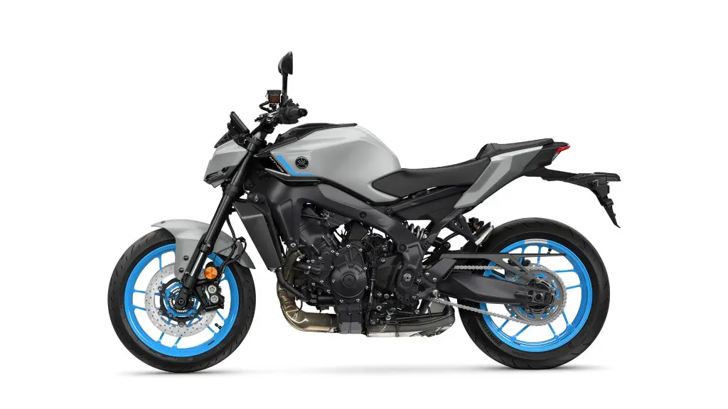 2025-Yamaha-MT09A-EU-Ice_Storm-Studio-004-03.webp