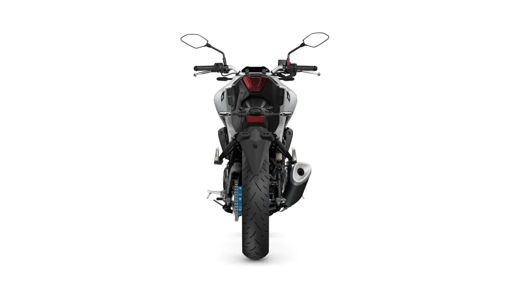 2025-Yamaha-MT250-EU-Ice_Storm-Studio-003-03.webp