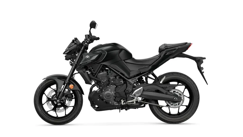 2025-Yamaha-MT250-EU-Midnight_Black-Studio-004-03.webp