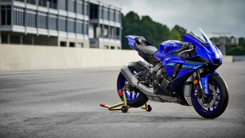 2024-Yamaha-YZF1000R1-EU-Icon_Blue-Static-0499-01.webp