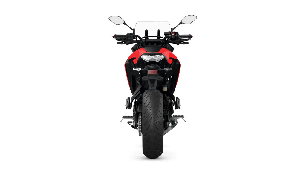 2024-Yamaha-MT07TR-EU-Redline-Studio-004-03.webp