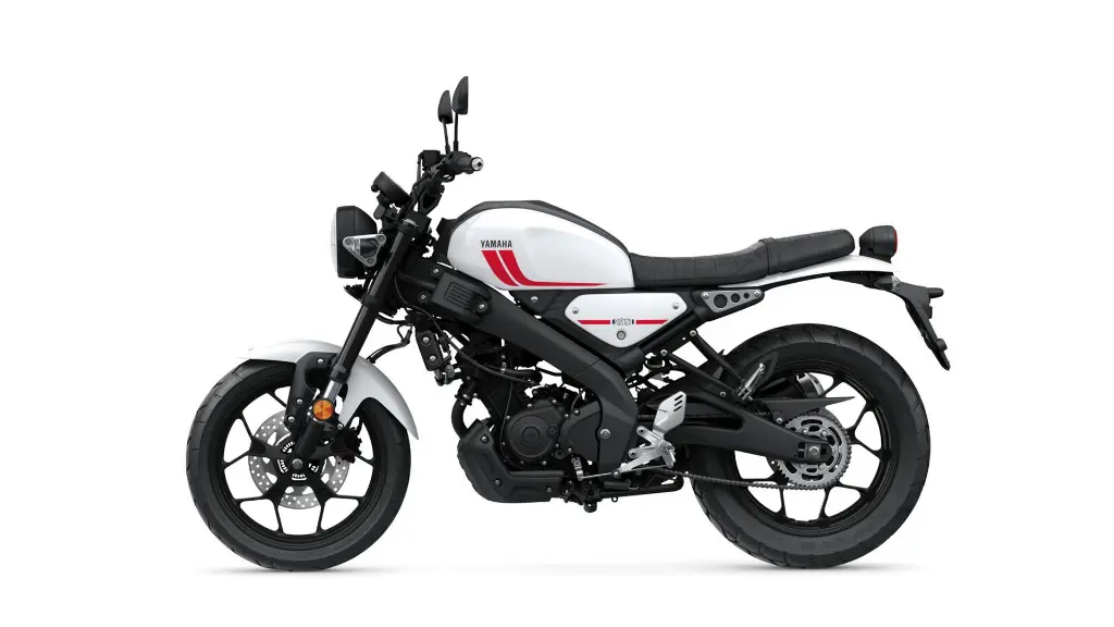 2024-Yamaha-XS125-EU-Heritage_White-Studio-004-03.webp