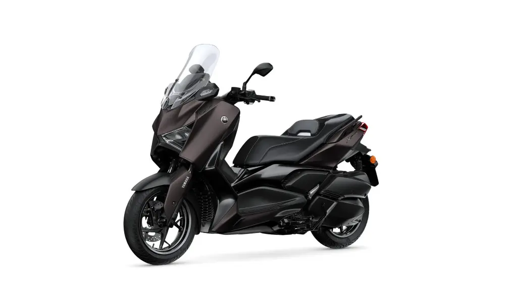 2025-Yamaha-XMAX300ASVH-EU-Dark_Magma-Studio-007-03.webp