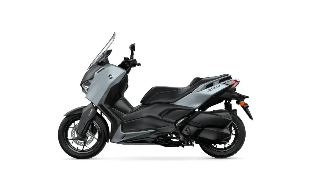 2025-Yamaha-XMAX250ASPH-EU-Ceramic_Grey-Studio-006-03.webp