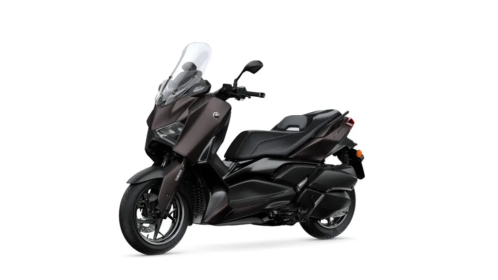 2025-Yamaha-XMAX250ASPH-EU-Dark_Magma-Studio-007-03.webp