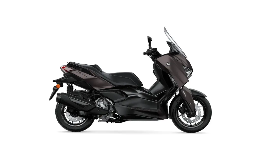 2025-Yamaha-XMAX250ASP-EU-Dark_Magma-Studio-002-03.webp