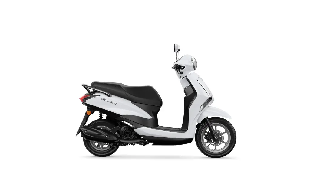 2024-Yamaha-LTS125-EU-Milky_White-Studio-002-03.webp