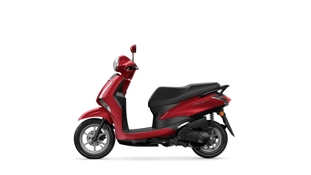2024-Yamaha-LTS125-EU-Trendy_Red-Studio-006-03.webp