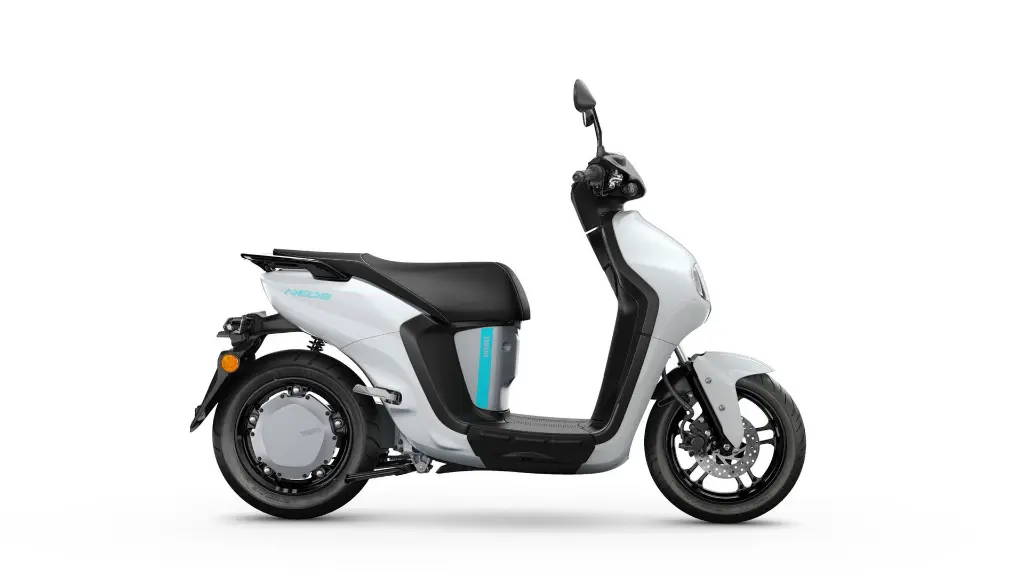 2023-Yamaha-EJE025DB-EU-Dual_Battery_Milky_White_-Studio-002-03.webp