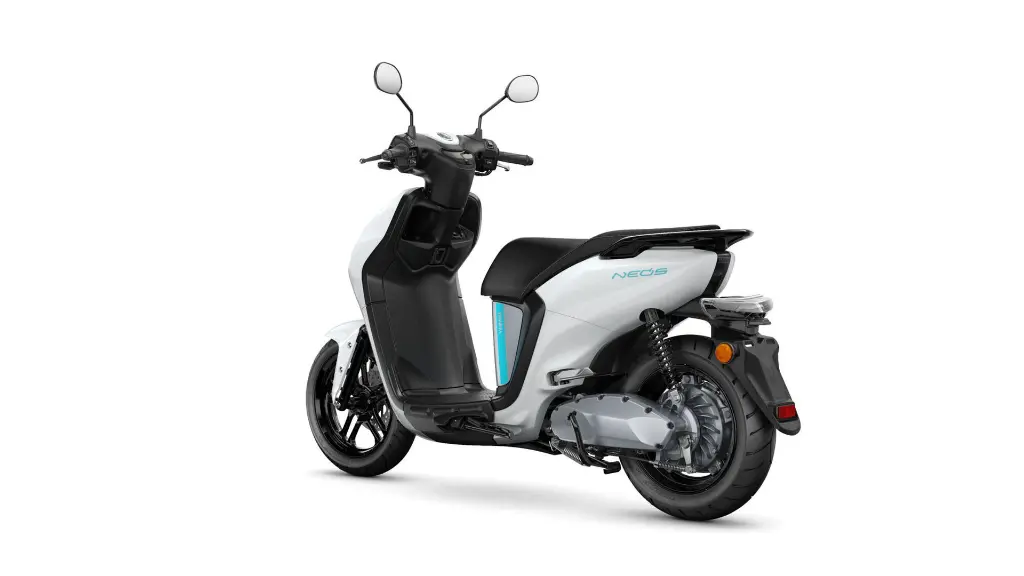 2023-Yamaha-EJE025DB-EU-Dual_Battery_Milky_White_-Studio-005-03.webp